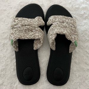 Sanuk Sandals, Size 8, Excellent condition.